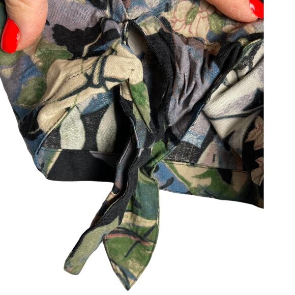 Kimchi Blue Tropical Floral Woven Side Tie Shorts Size Medium - Picture 4 of 7